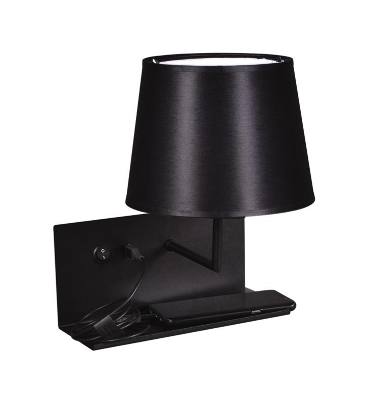 Czarny kinkiet Esseo półka i gniazdo USB włącznik na lampie